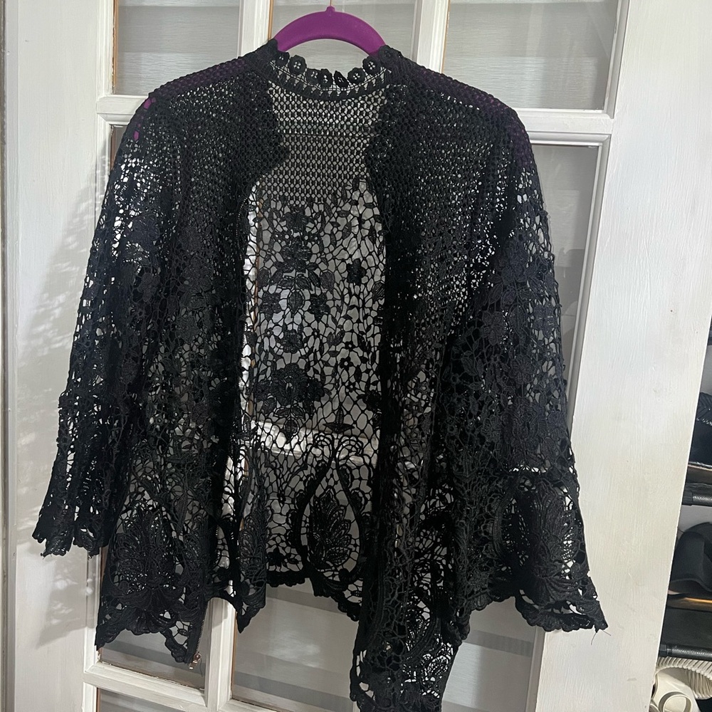 BOLD elements Black Lace Women's Poncho
